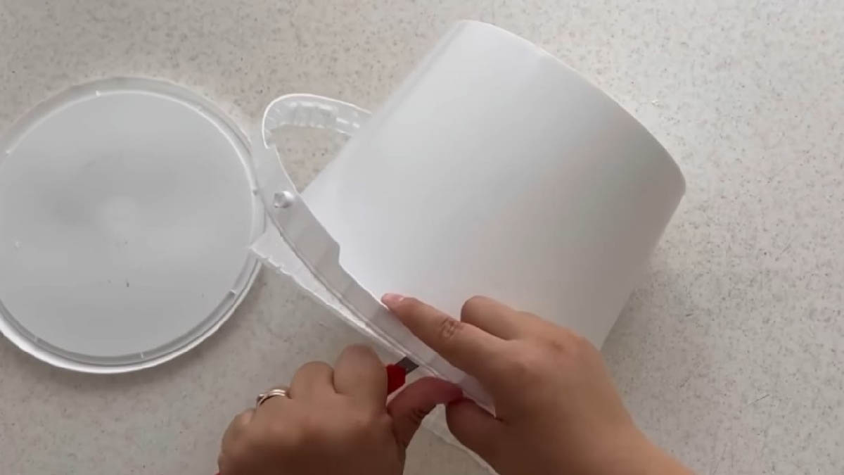 3 estupendas ideas para reciclar tus cubos de plástico ¡ahora mismo!