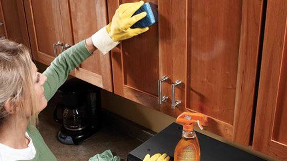 5 ingeniosas formas de limpiar los muebles de cocina sin dañarlos