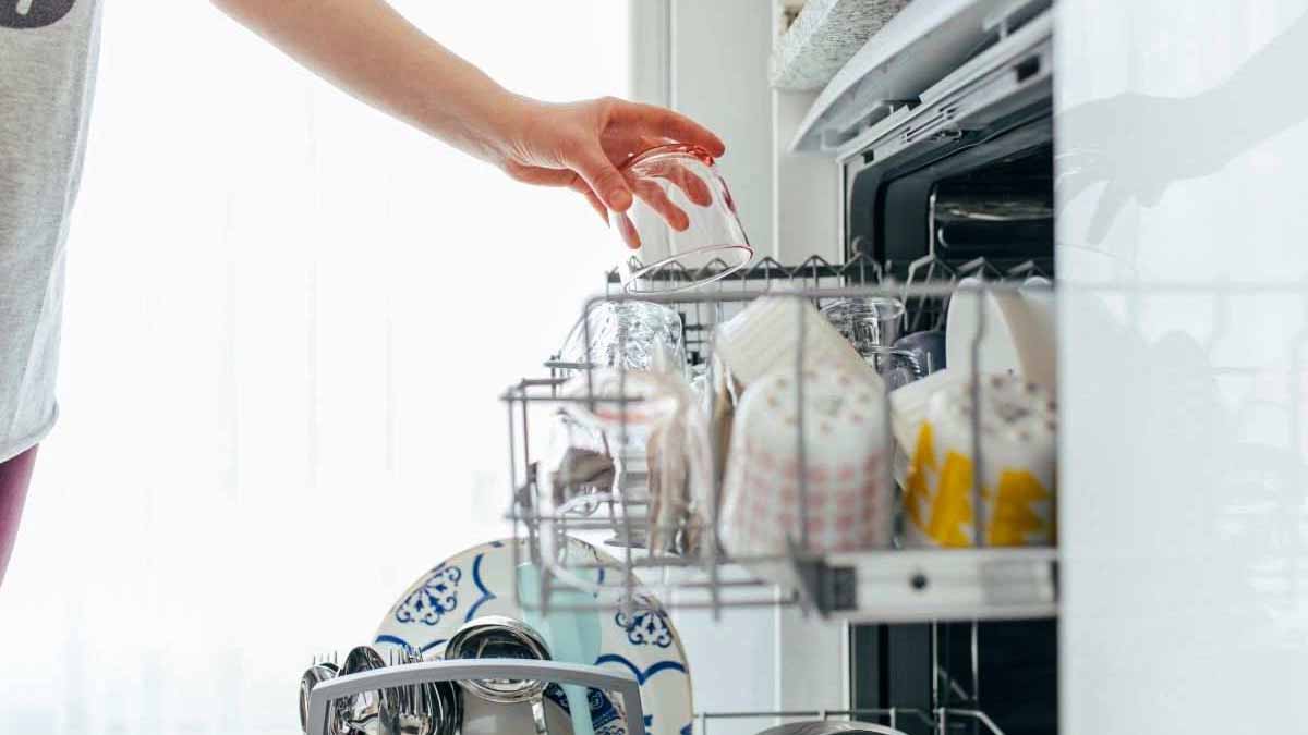 ¿Se ha estropeado el lavavajillas? ¡Evite lavar estas cosas en su electrodoméstico!