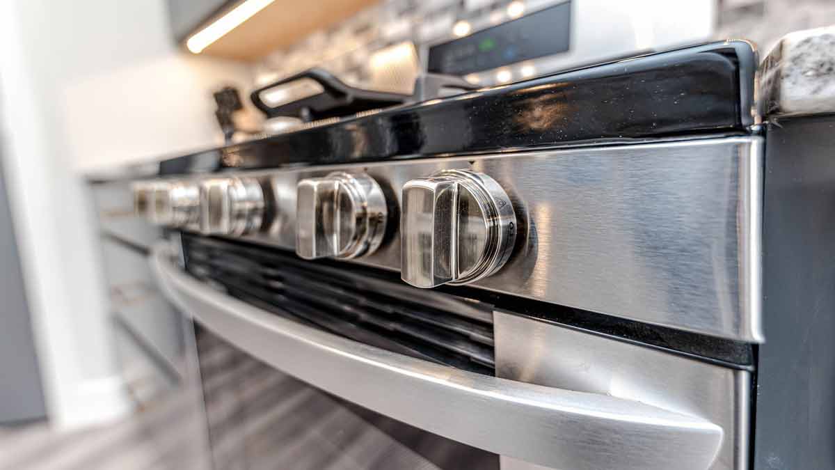 ¿Cómo limpio el horno mientras duermo?