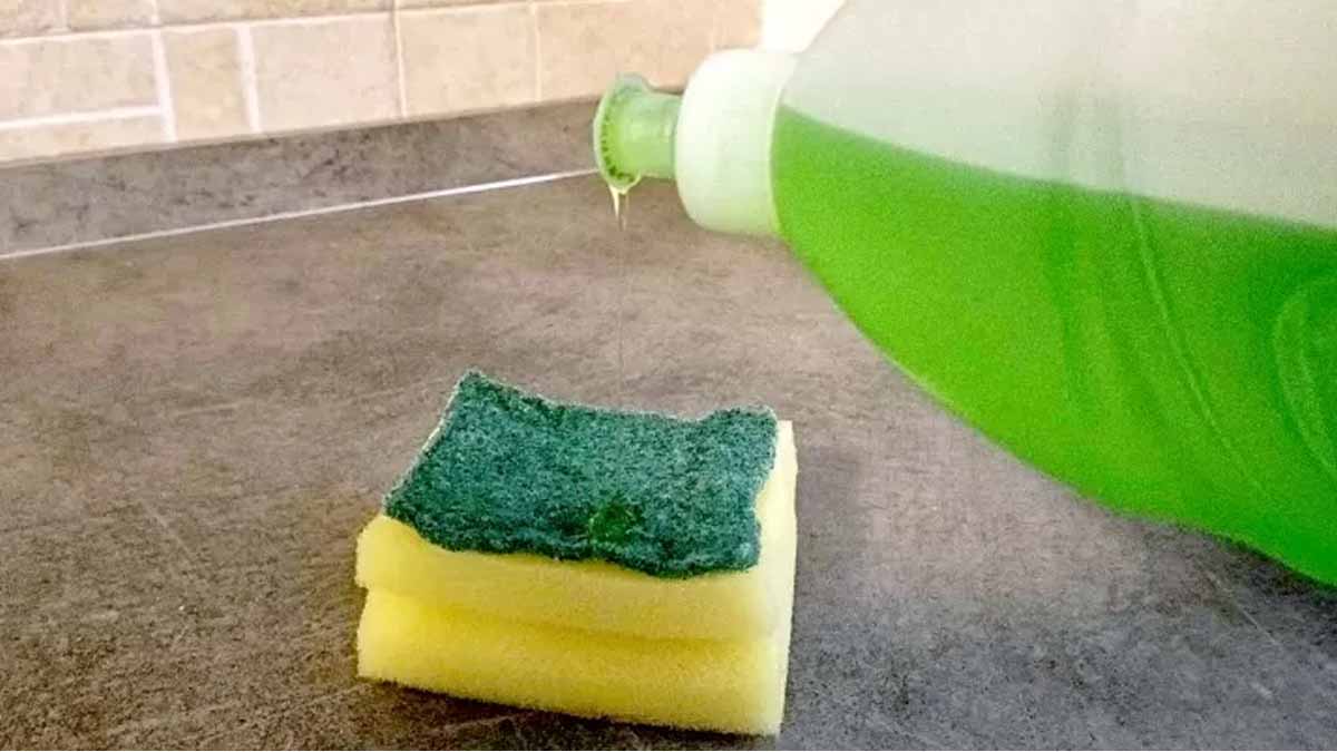 ¿Cómo aprovechar las últimas gotas de detergente para no desperdiciarlo?