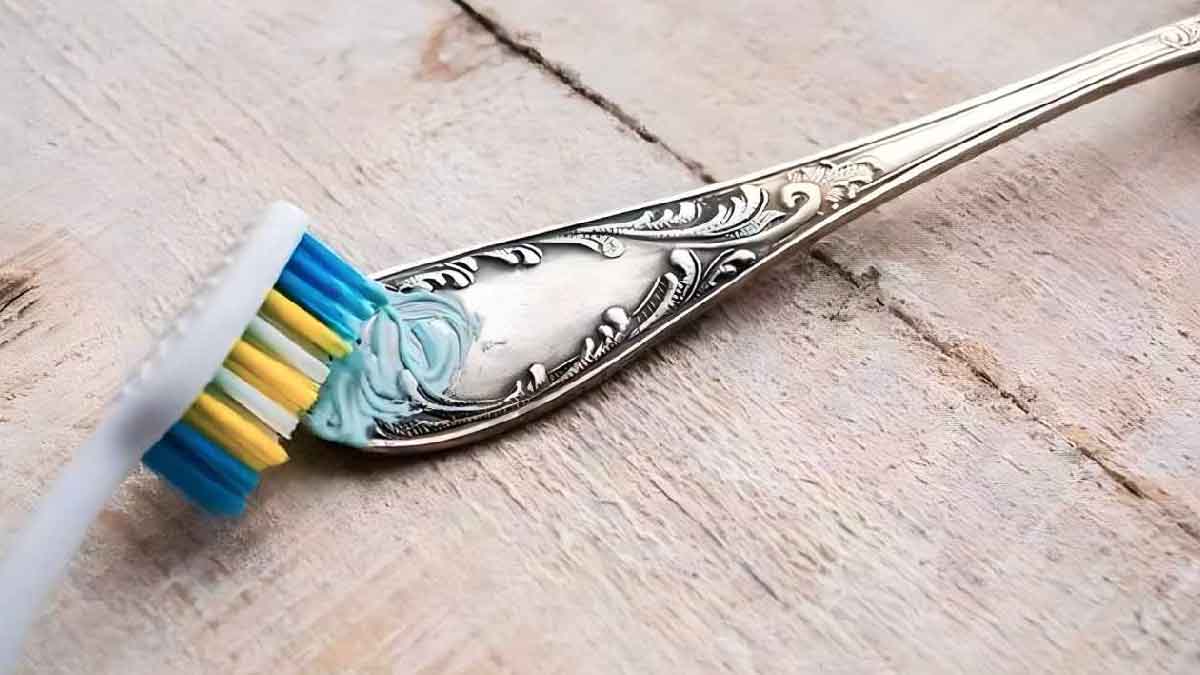 Si pones pasta de dientes en los cubiertos, ¡al cabo de unos minutos ocurrirá algo inesperado!