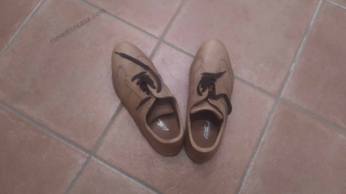 ¿Zapatos demasiado ajustados? No es necesario devolverlos ni tirarlos: aquí tienes algunos consejos para llevarlos sin sufrir