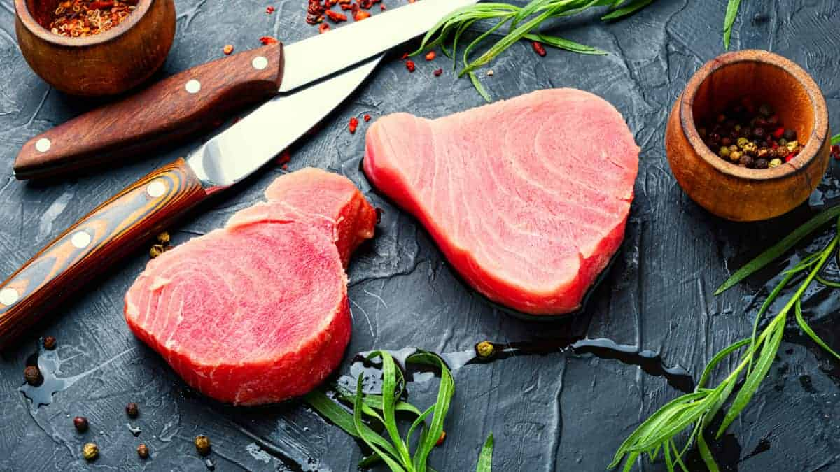 ¿Cómo se puede reconocer el atún fresco?