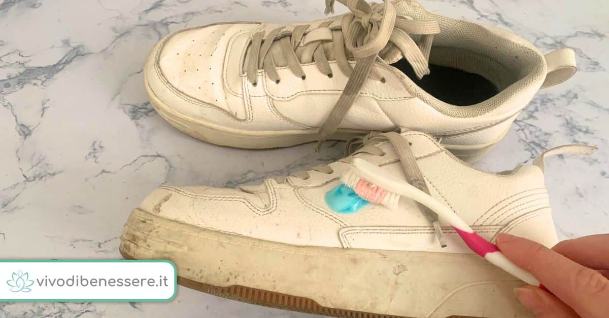 Cómo blanquear la goma de los zapatos.