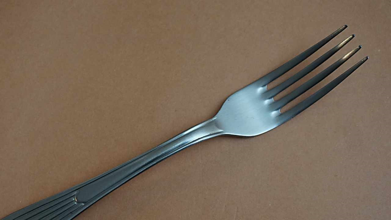 Anillas y manchas en los cubiertos: con este truco podrás eliminarlas en un instante