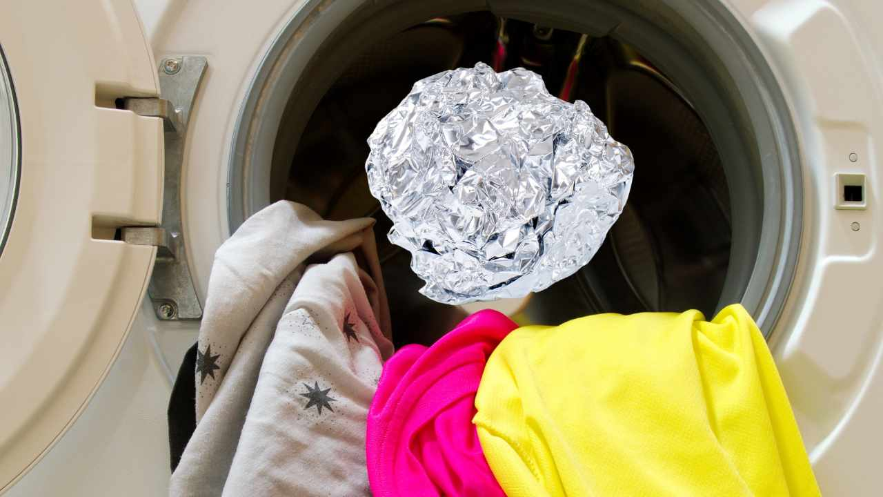 Pon tres bolas de papel de aluminio en la lavadora: soluciona este problema común