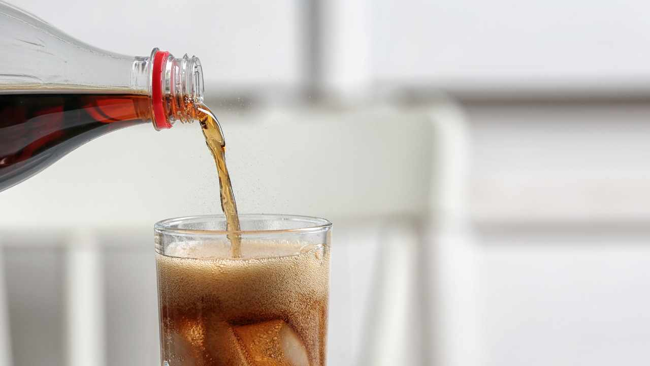 ¿Sabías que la Coca-Cola se puede utilizar para eliminar el óxido? Así es como