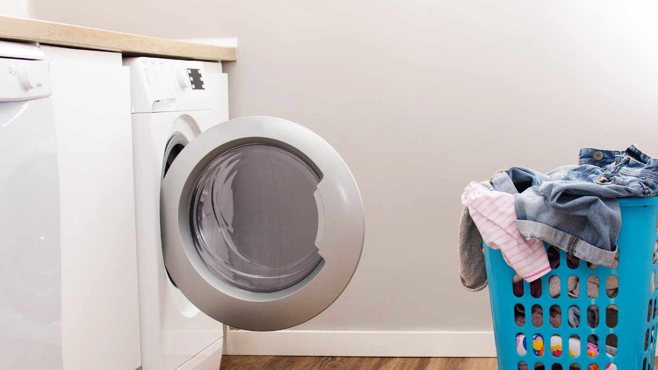 Lavandería verde: trucos para ahorrar dinero con la lavadora