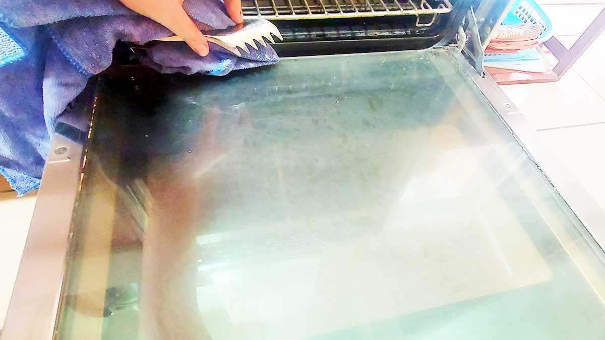 Cómo limpiar el doble cristal del horno sin desmontarlo