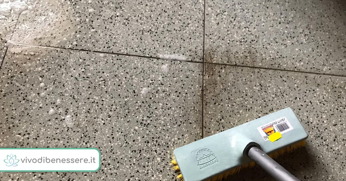 Cómo blanquear la lechada del piso