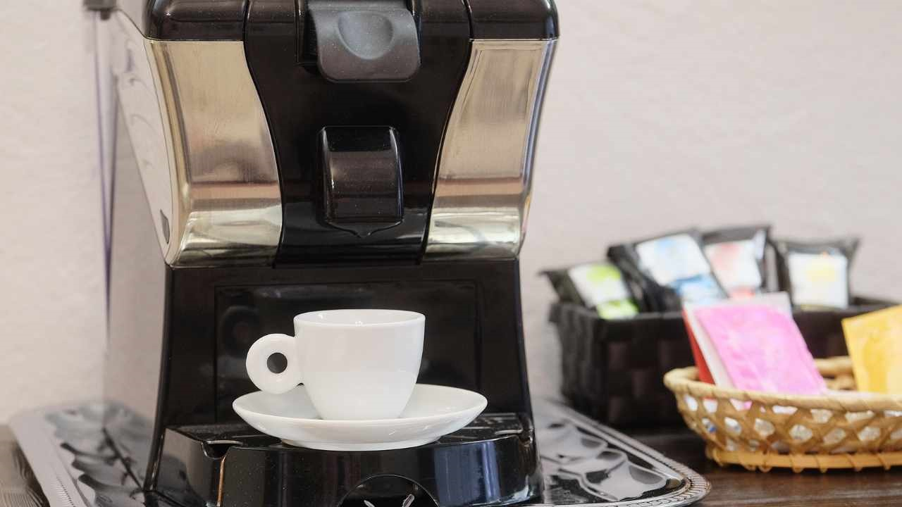 No cometas estos errores al limpiar tu cafetera