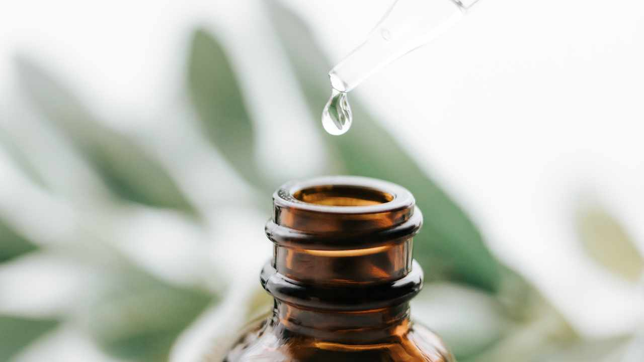 Tres formas (que seguro no conoces) de utilizar el aceite 31 en el cuidado de tu hogar