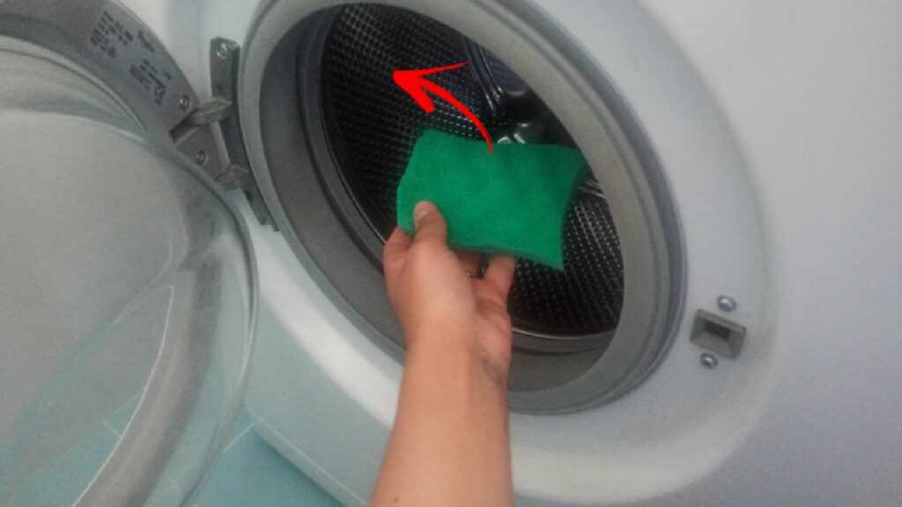 Sólo necesitas un artículo que ya tengas en casa para decirle adiós a las pelusas de la lavadora