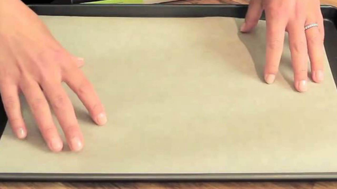 ¿Te has quedado sin papel para hornear? Que no cunda el pánico, alternativas no faltan: puedes sustituirlo así