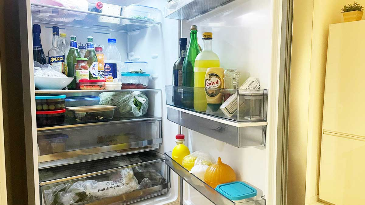 ¿Cómo limpiar un frigorífico maloliente?