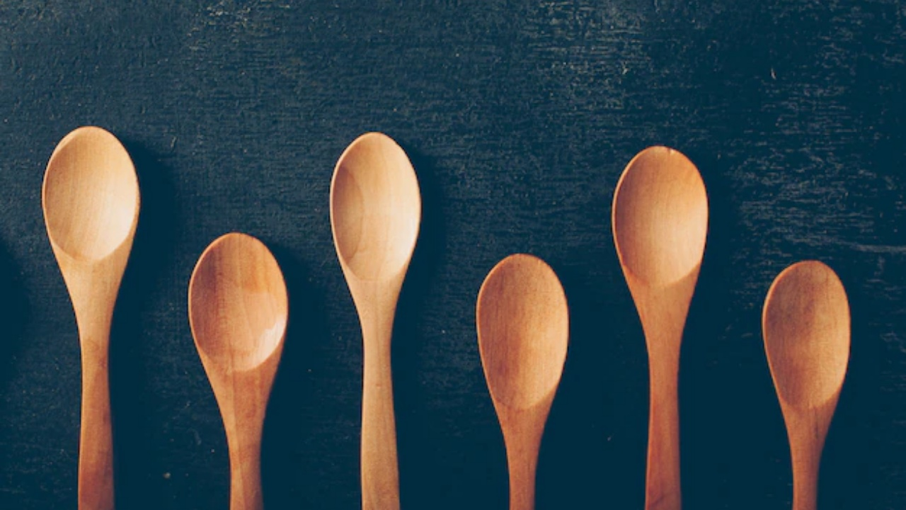 Cómo limpiar utensilios de madera, que están llenos de suciedad y gérmenes