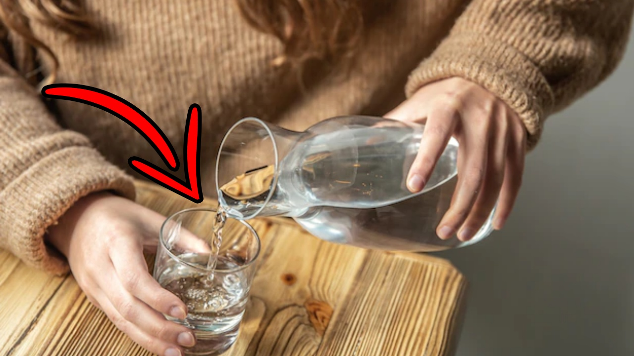 Cómo quitar manchas de agua de superficies de madera con los métodos de la abuela