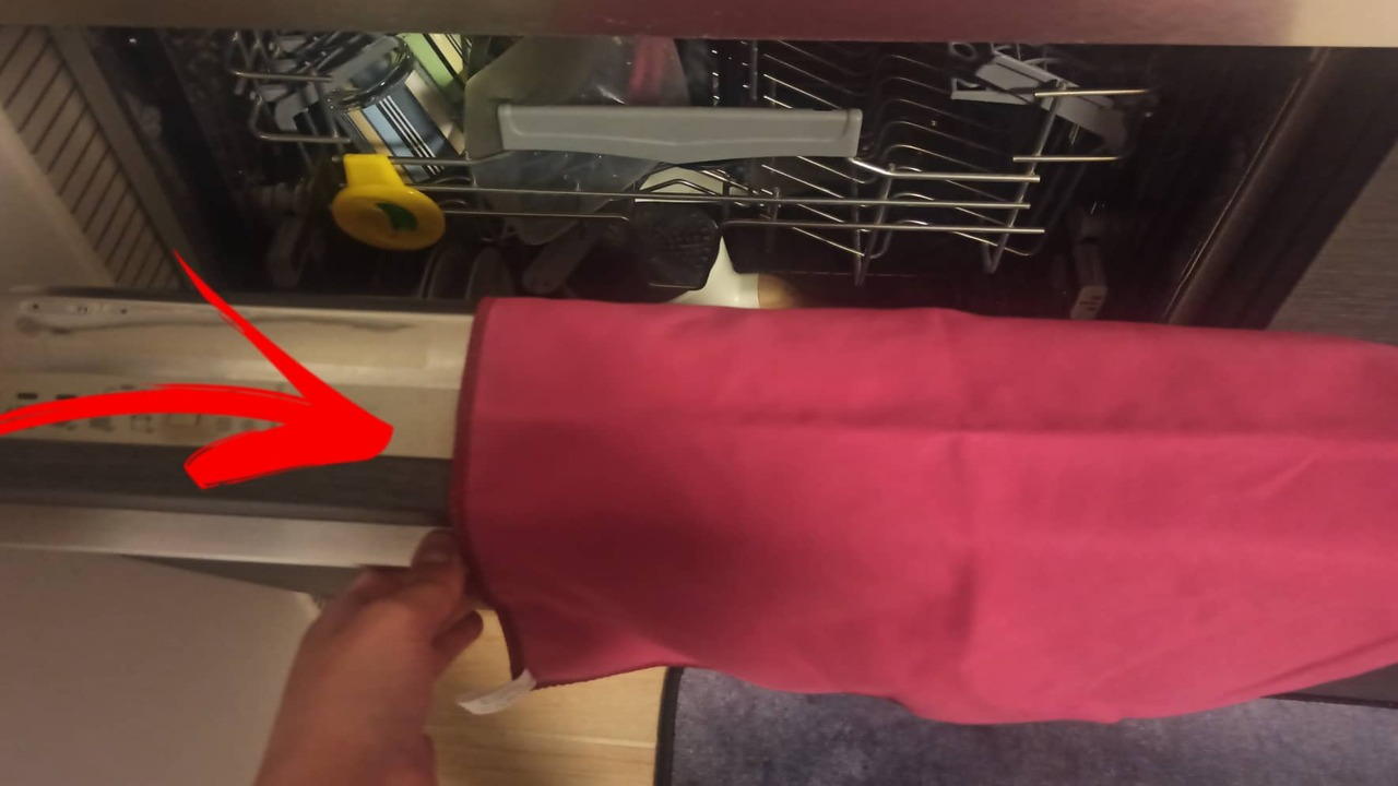 Lavavajillas: secar los platos con el MAQUILLAJE del paño
