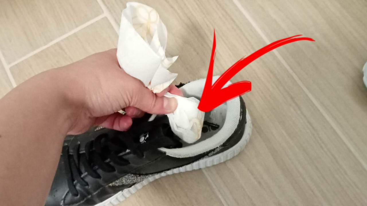 Cómo tratar eficazmente los zapatos malolientes y por qué ocurre este problema