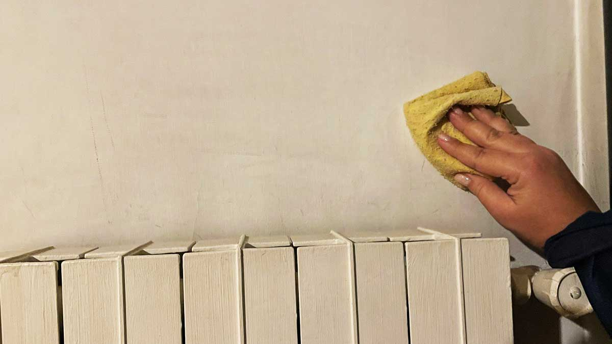 ¿Cómo quitarse el bigote detrás del radiador?