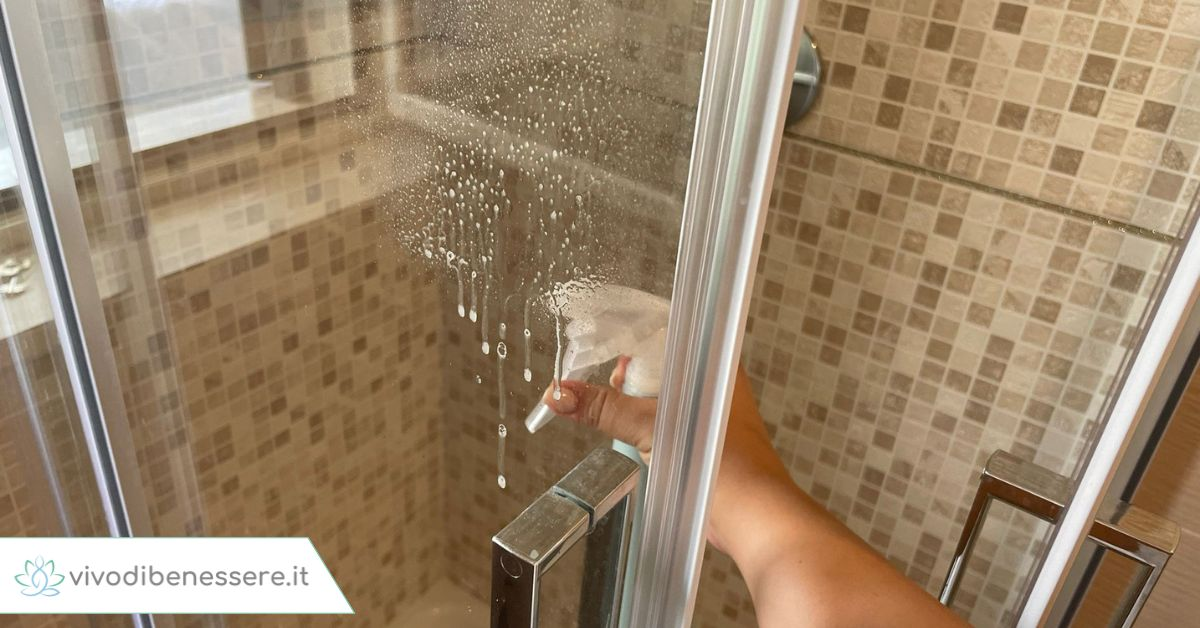 Cómo utilizar ácido cítrico para limpiar la ducha.