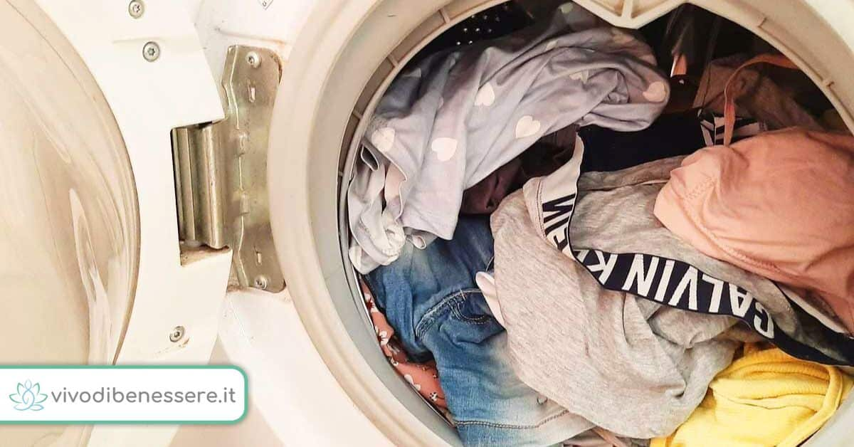 Ropa que huele a sudor después de la lavadora: cómo solucionarlo