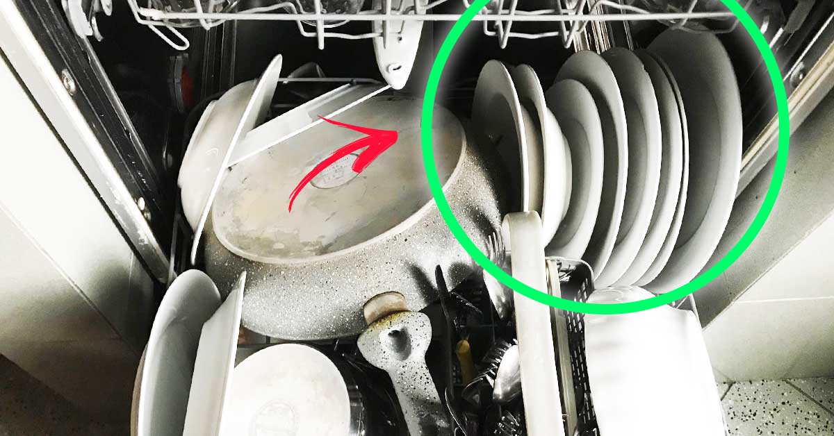 Cómo quitar el olor de los platos después del lavavajillas.
