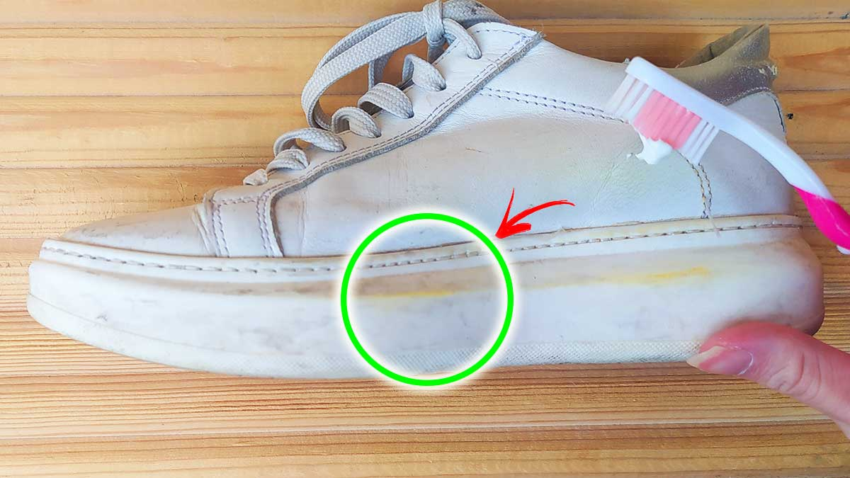 Cómo quitar el amarillo de los zapatos blancos.