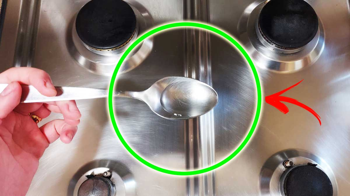 El acero de la cocina queda como nuevo con sólo una cucharada de vinagre.