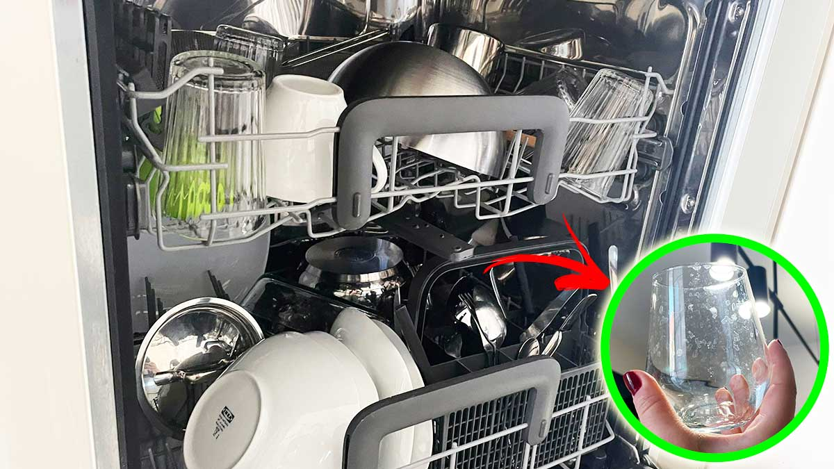 Sigue este método para evitar rayas en platos y vasos después del lavavajillas.