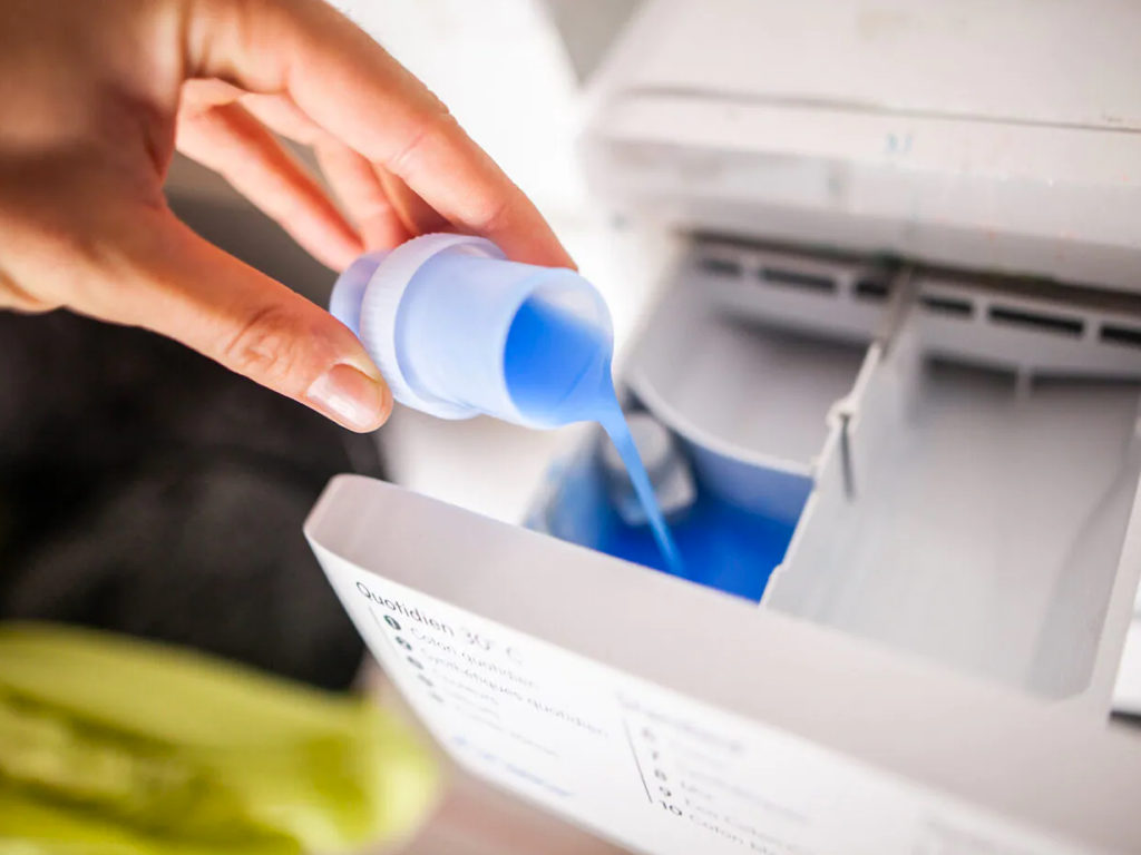 ¿Qué tan bueno es el vinagre como sustituto del suavizante de telas?