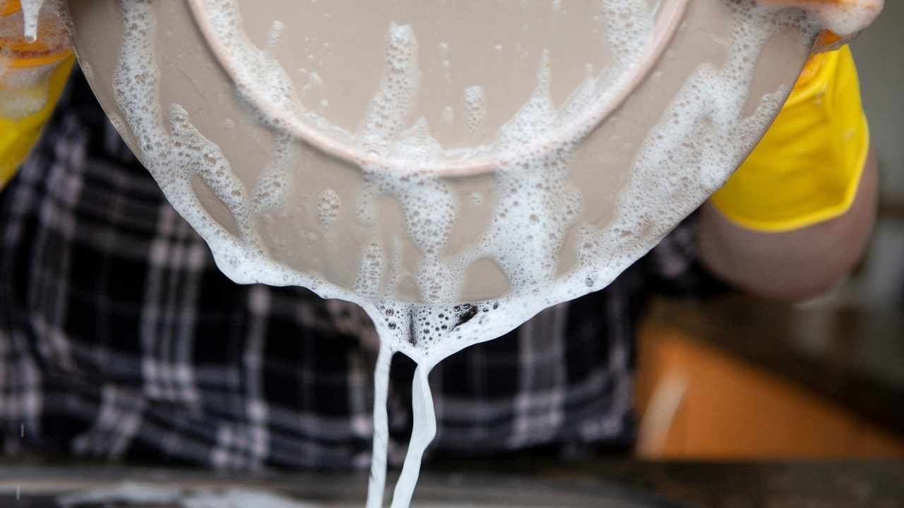 La forma correcta de lavar los platos sucios: sólo 10 minutos y sin esfuerzo