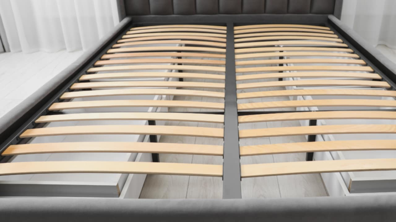 Cómo limpiar láminas de madera para tener siempre una cama higienizada