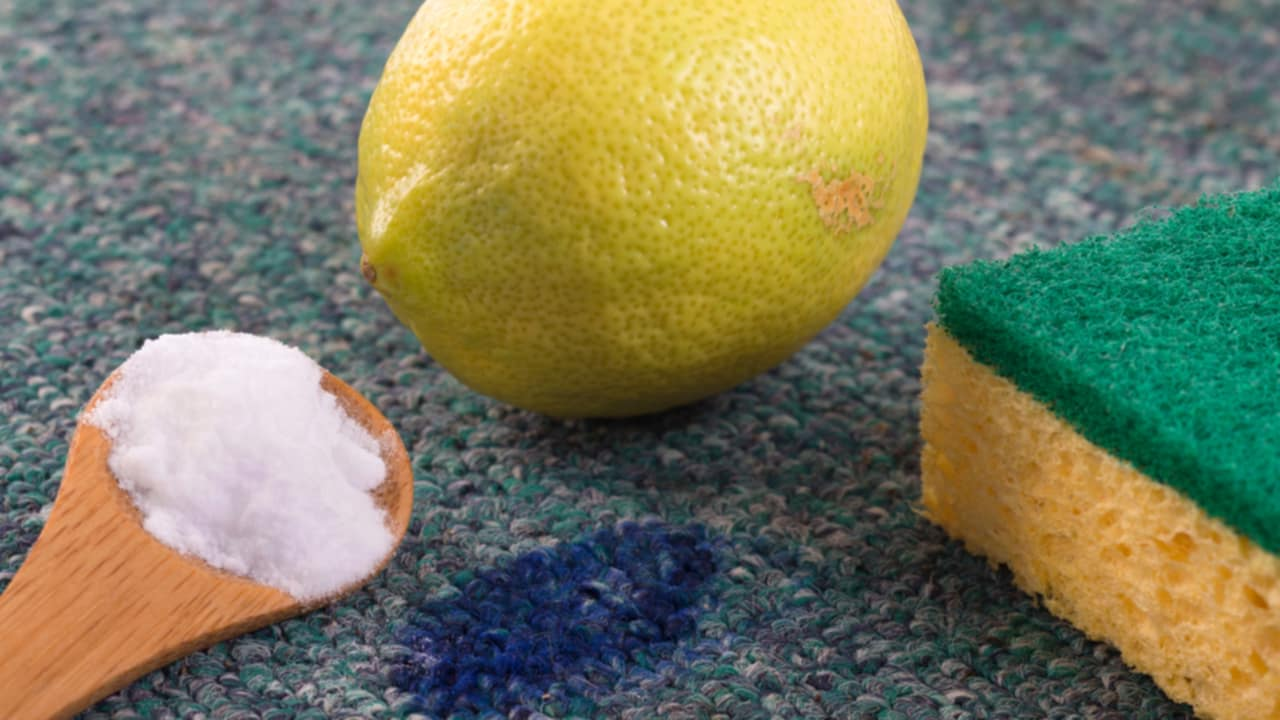 Cómo hacer un quitamanchas efectivo y completamente natural en casa según tu mancha más difícil