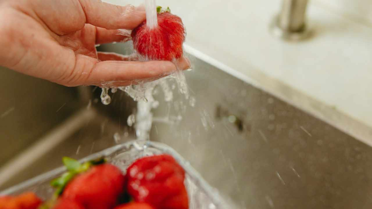 Si te encantan las fresas, también necesitarás aprender a lavarlas correctamente.
