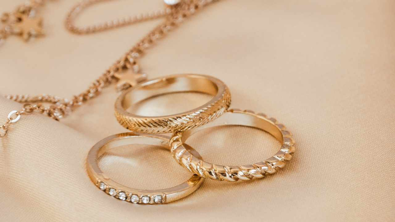 ¿Tu oro se ha vuelto opaco y oscuro? De manera sencilla lo harás brillar