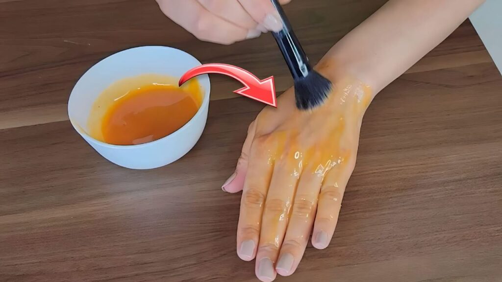 Manos arrugadas y manchadas, así es como rejuvenecerlas en pocos pasos