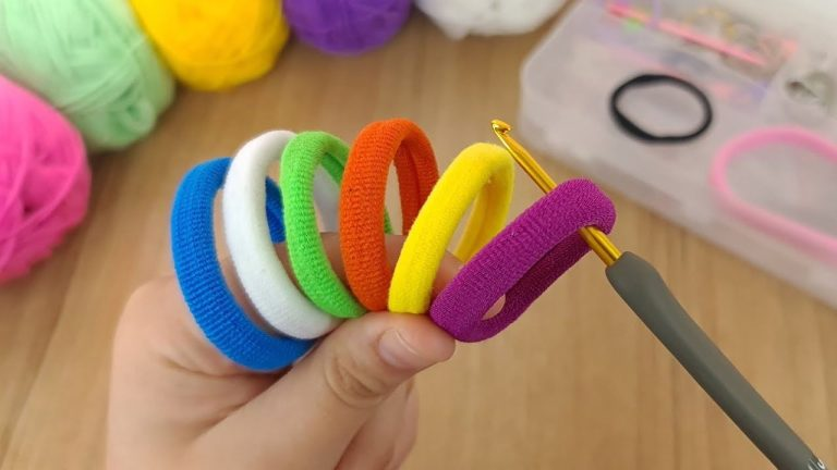 Toma el gancho y las 3 gomas, el resultado es simplemente increíble.