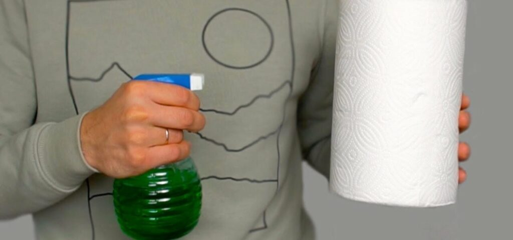 Aquí está el secreto del hotel para eliminar todo el polvo: solo hay que rociarlo