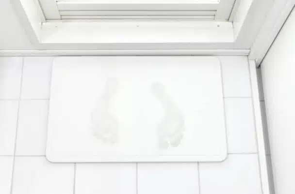 El truco para que la alfombrilla de baño nunca más se enmohezca