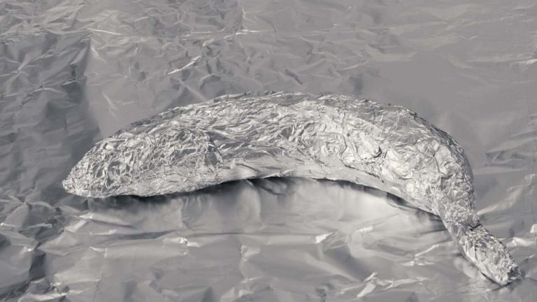 Envolver un plátano en papel de aluminio: por qué muchos han empezado a hacerlo