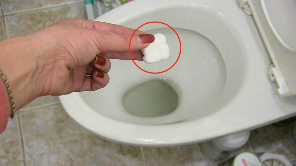 Esta “bomba” desinfecta instantáneamente el WC: elimina suciedad y malos olores
