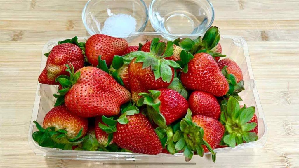 Fresas llenas de gusanos e insectos: cómo desinfectarlas fácilmente y sin costo
