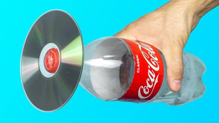 Increíble cosa que podrías crear con un viejo CD y 1 botella de plástico