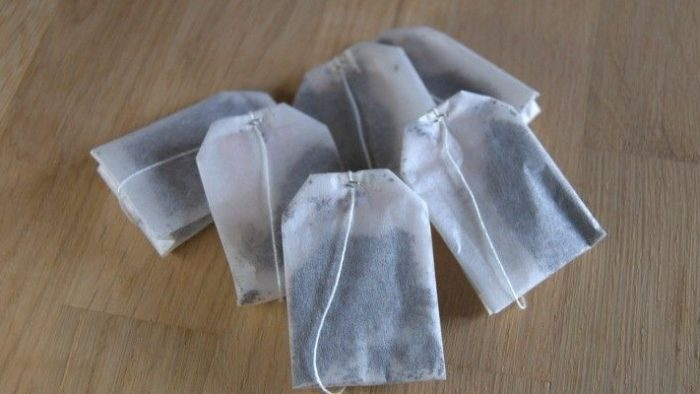Bolsitas de té usadas: no las tires, puedes reciclarlas de esta forma muy útil