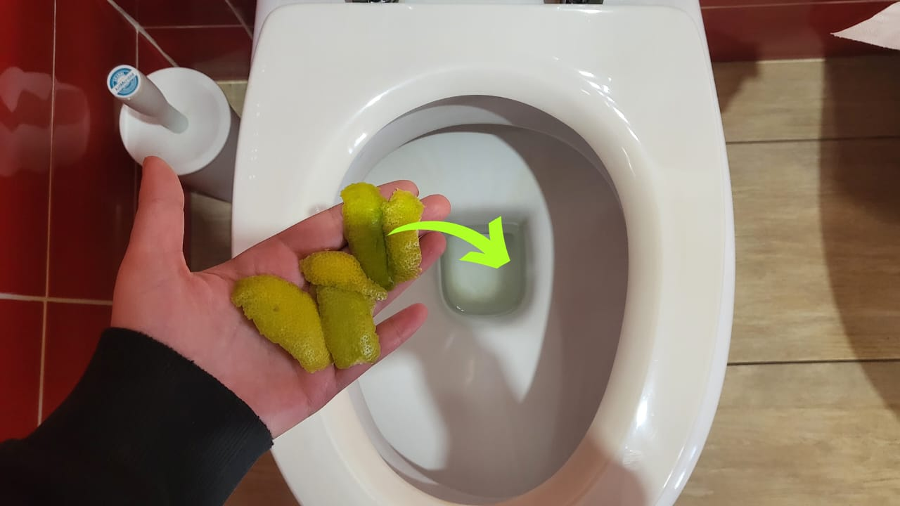Cáscaras de limón en el baño, porque mucha gente lo hace antes de acostarse