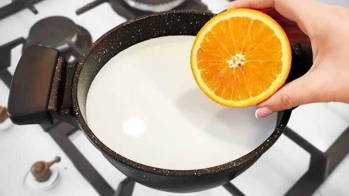 Exprime una naranja en la leche caliente, una vez probado no podrás dejar de hacerlo