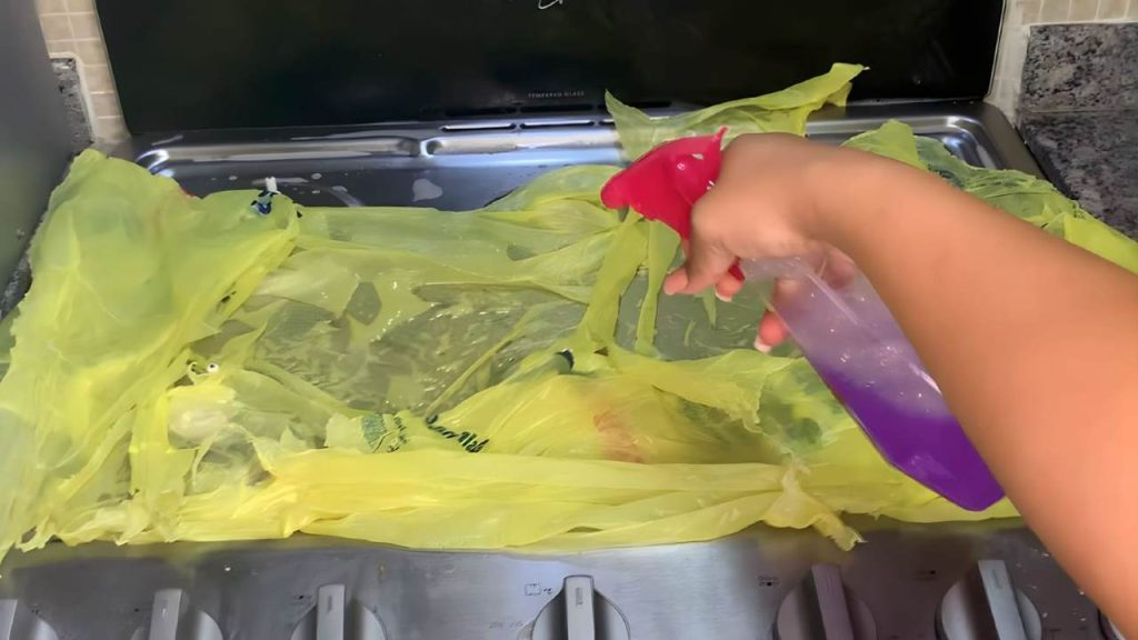 La cocina queda como nueva con la técnica del sobre: cero grasa