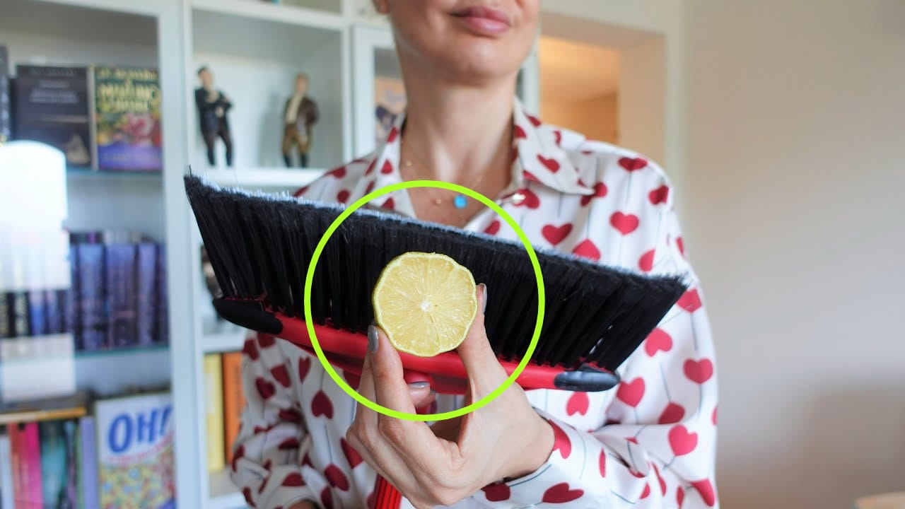 Limón en las escobas, el remedio de las amas de casa más experimentadas